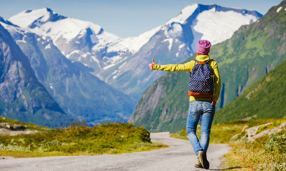 magazine-hitchhiking-hills